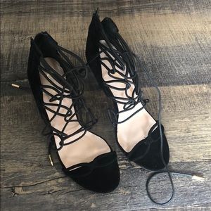 Basically new velvet feel high heels